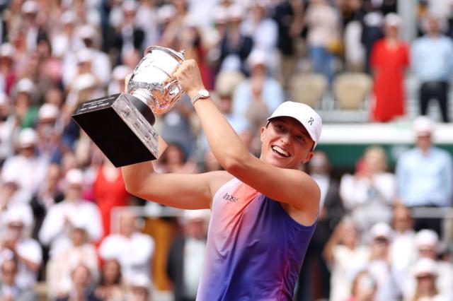 开云-张奔斗：斯瓦泰克正在成为“女版纳达尔”的路上